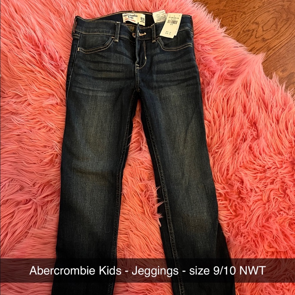 Abercrombie Kids - NWT - Jeggings size 9/10 (Girls)
